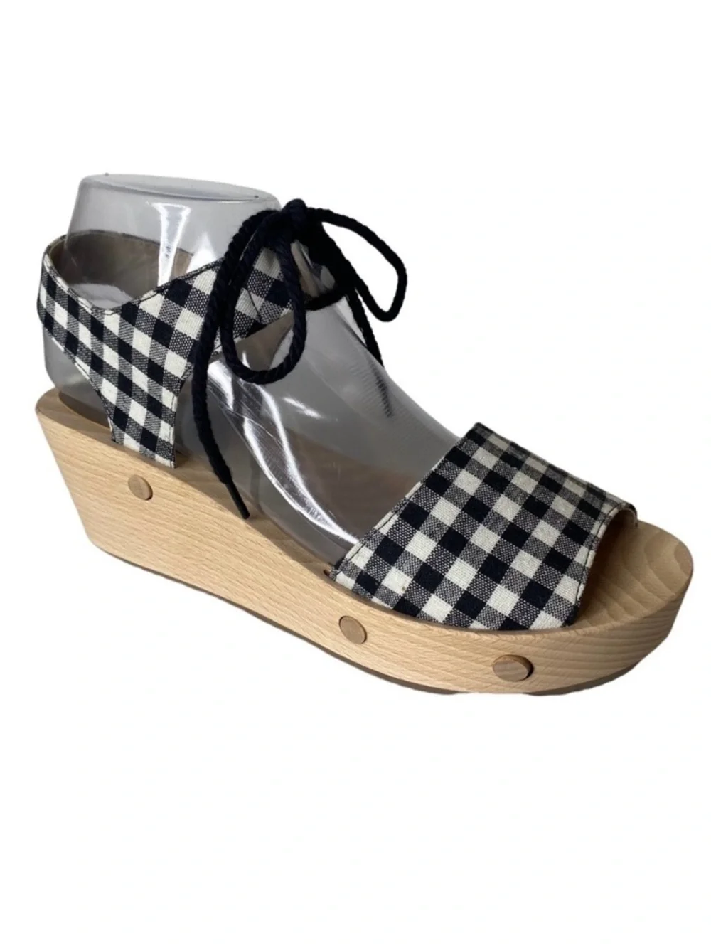 Sedette Canvas Wedge Sandals. Size 8